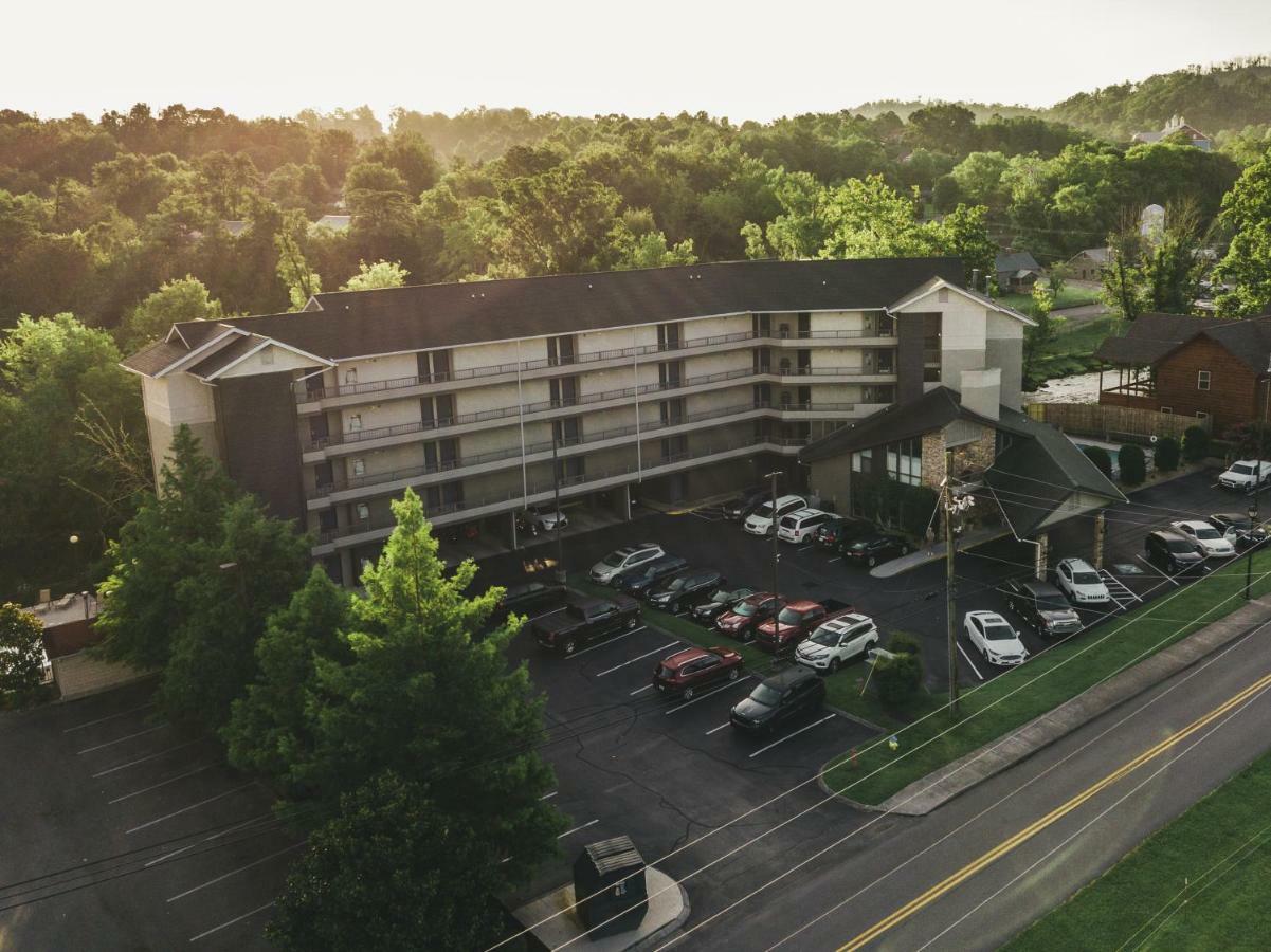 Twin Mountain Inn & Suites Pigeon Forge Exterior photo