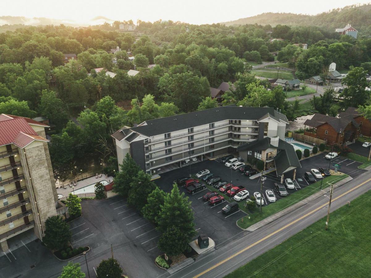 Twin Mountain Inn & Suites Pigeon Forge Exterior photo