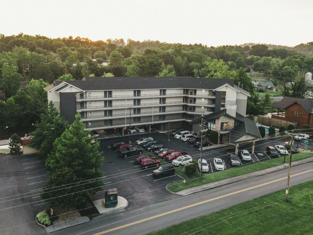 Twin Mountain Inn & Suites Pigeon Forge Exterior photo